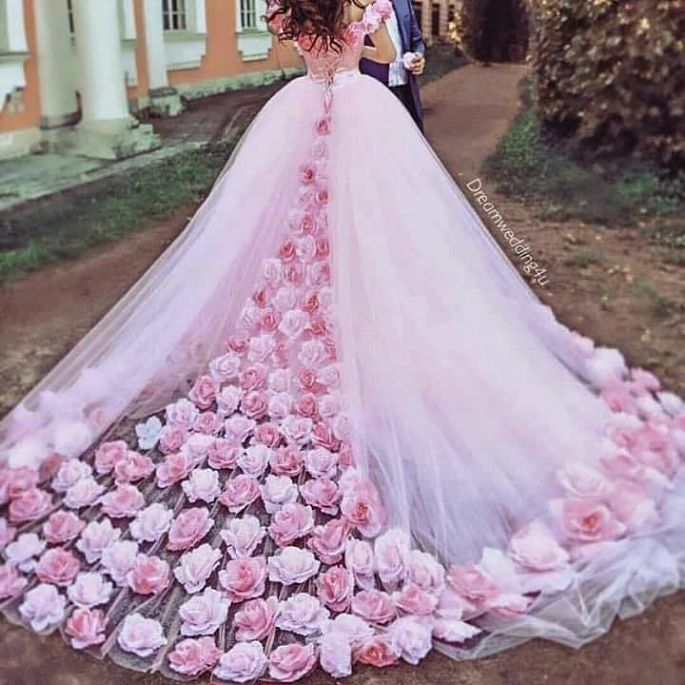 svatební šaty 